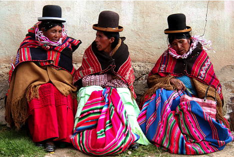 Women in the Bolivian altiplano wearing llikllas (def. 2). WIKI
